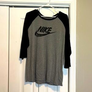 Nike mid sleeve shirt